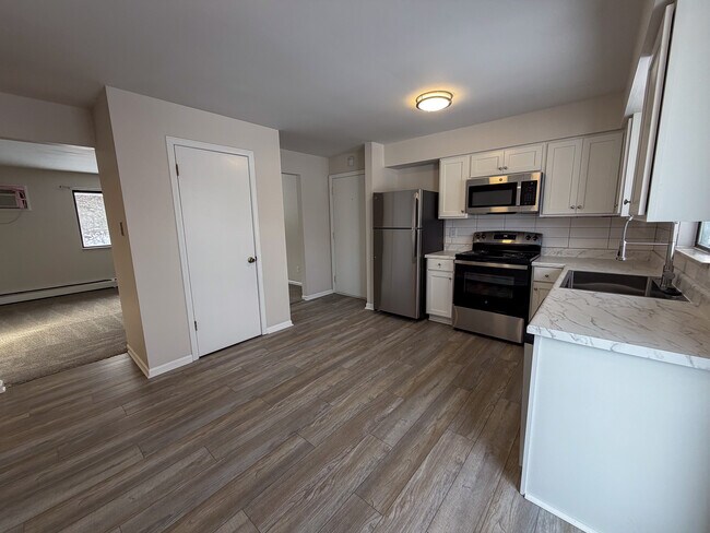 Building Photo - 1356 Vineland Ct SE