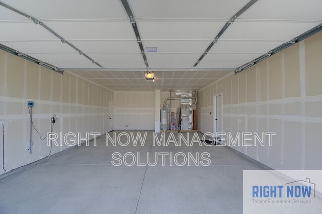 Building Photo - 6132 S Astoria Ave