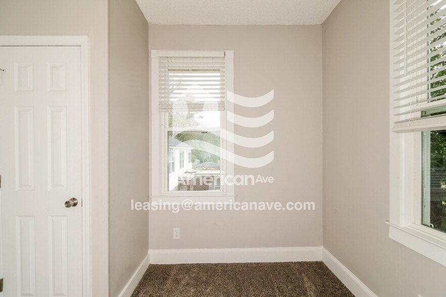 Building Photo - 4610 Arlington St