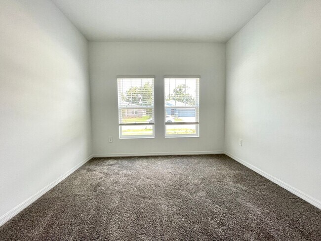 Building Photo - 4 bedroom home $2,195/mo, Storey Creek