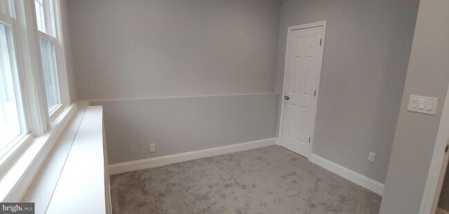 Building Photo - 401 Montgomery St