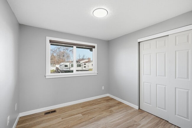 Building Photo - 14516 E Mallon Ave