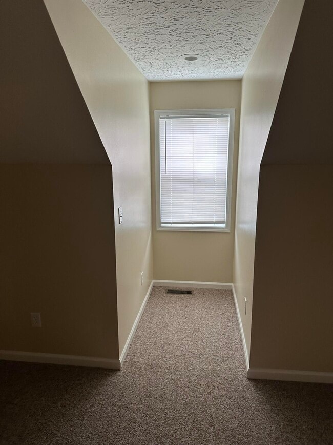 Building Photo - 1021 Excel Ct