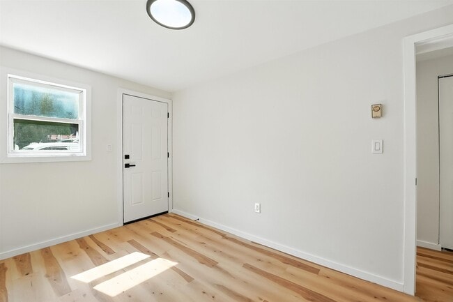 Building Photo - 338-340-340 Halladay St