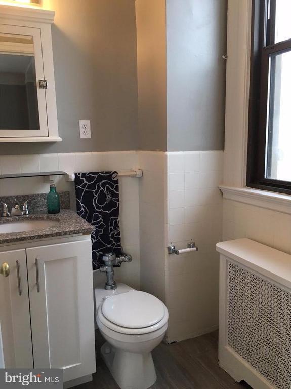 Building Photo - 2031 Locust St