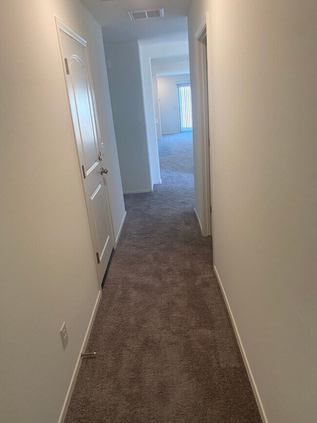 Building Photo - Charming 4 bedroom house in Coolidge