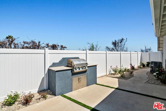 Building Photo - 18133 Wakecrest Dr