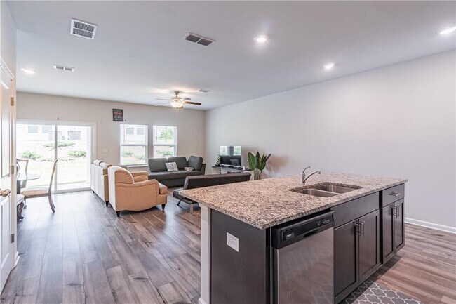 Building Photo - 1452 Villageside Ct