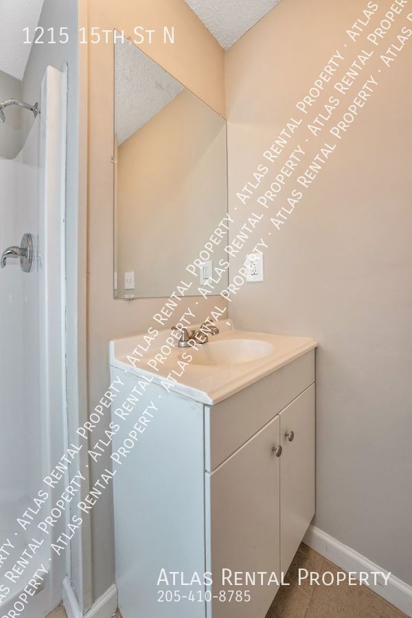 Building Photo - 1215 15th St N