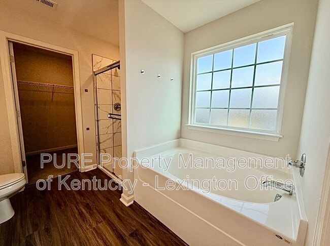 Building Photo - 1524 Hayfield Flt