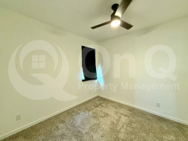 Building Photo - 9009 W Agora Ln