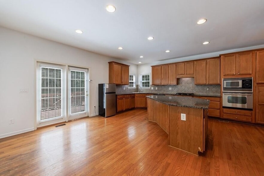 Building Photo - 279 Collins View Ct