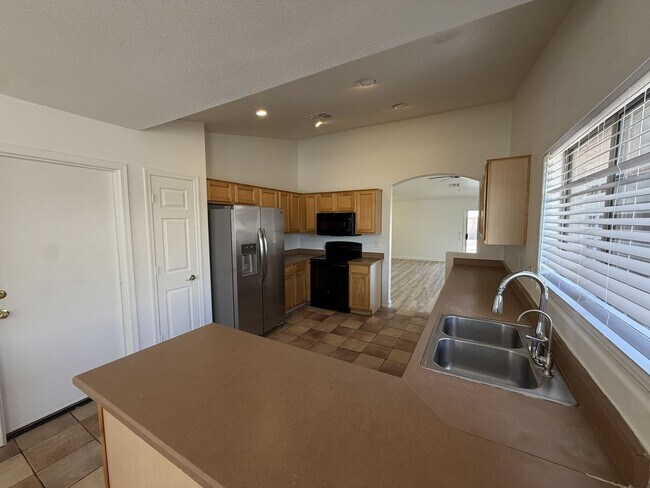 Building Photo - 3816 S 74th Dr