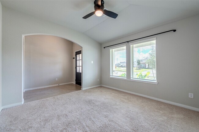 Building Photo - 250 Eagleville Dr