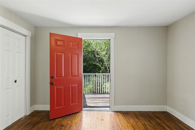 Building Photo - 3303 Dalton St