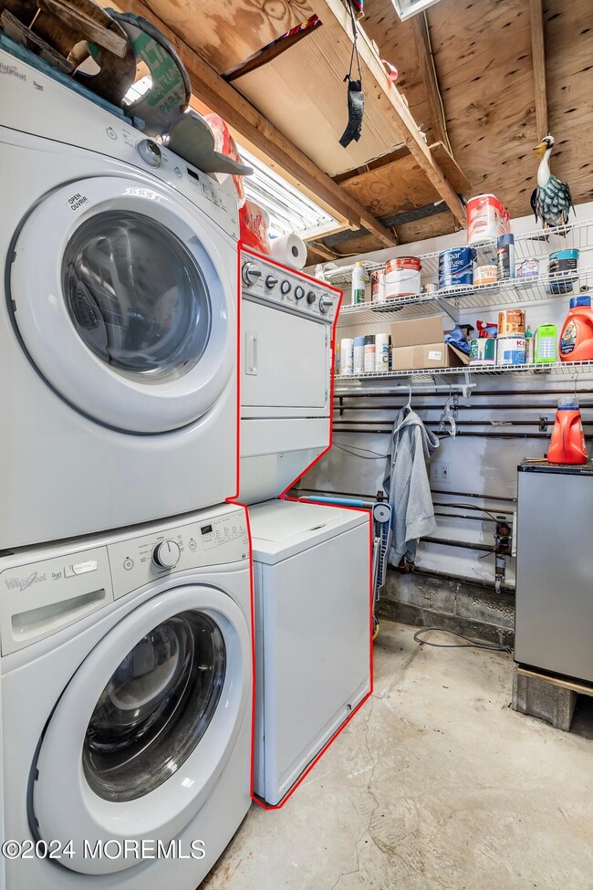 Building Photo - 105 Coolidge Ave