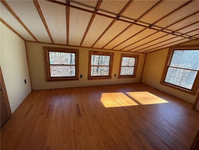 Building Photo - 2405 Mountain Rd