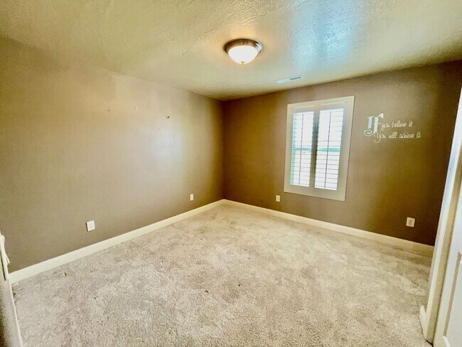 Building Photo - Beautiful Five Bedroom with Office in Desert Hills