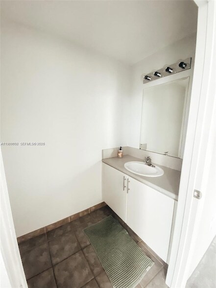 Building Photo - 455 NE 25th St