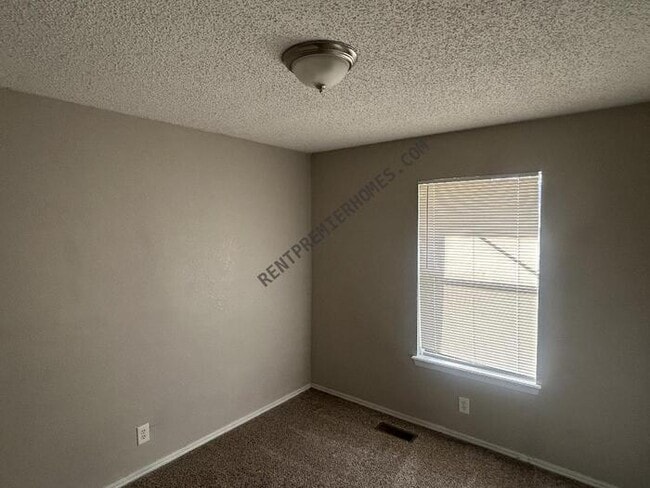 Building Photo - 3332 S 140th E Ave