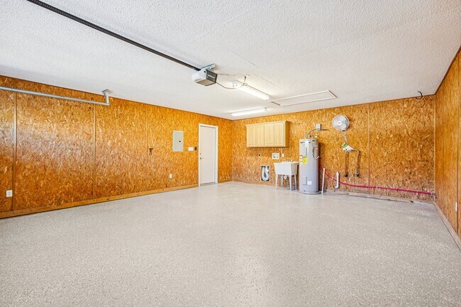 Building Photo - 127 Terrace Ln