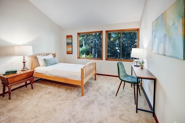 Building Photo - 546 Great Elm Way