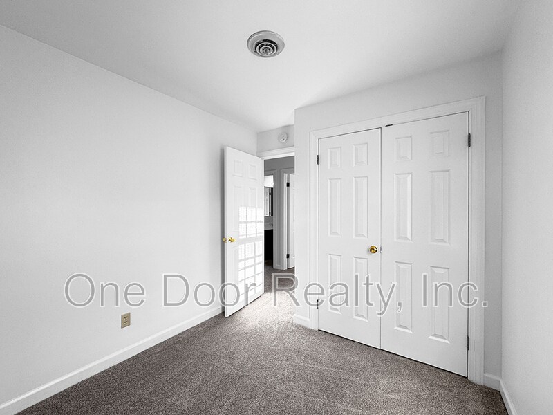 Building Photo - 108 Adams St