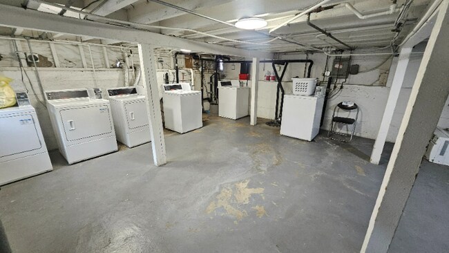 Building Photo - 228 S Tower Dr