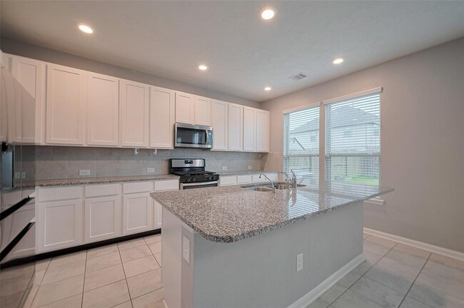 Building Photo - 5011 Pine Ridge Knoll Ct