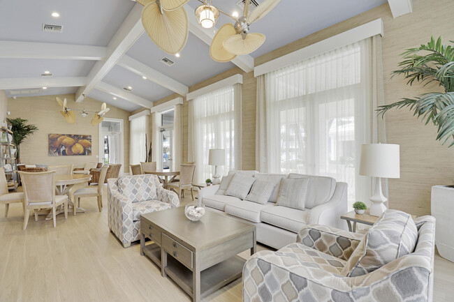 Building Photo - 515 Bay Colony Dr N