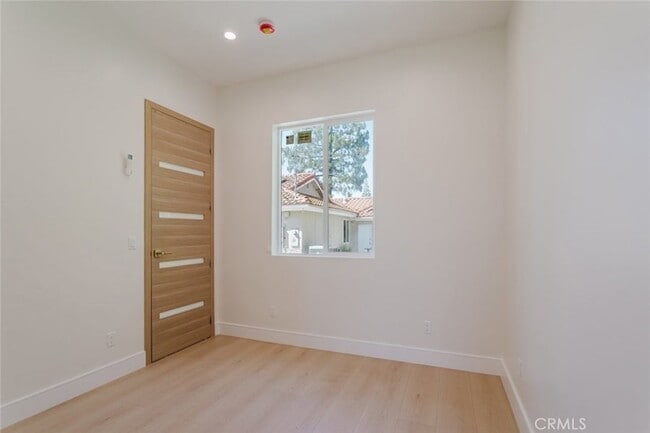 Building Photo - 11124 Yolanda Ave