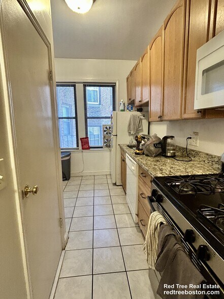 Building Photo - 1706 Commonwealth Ave