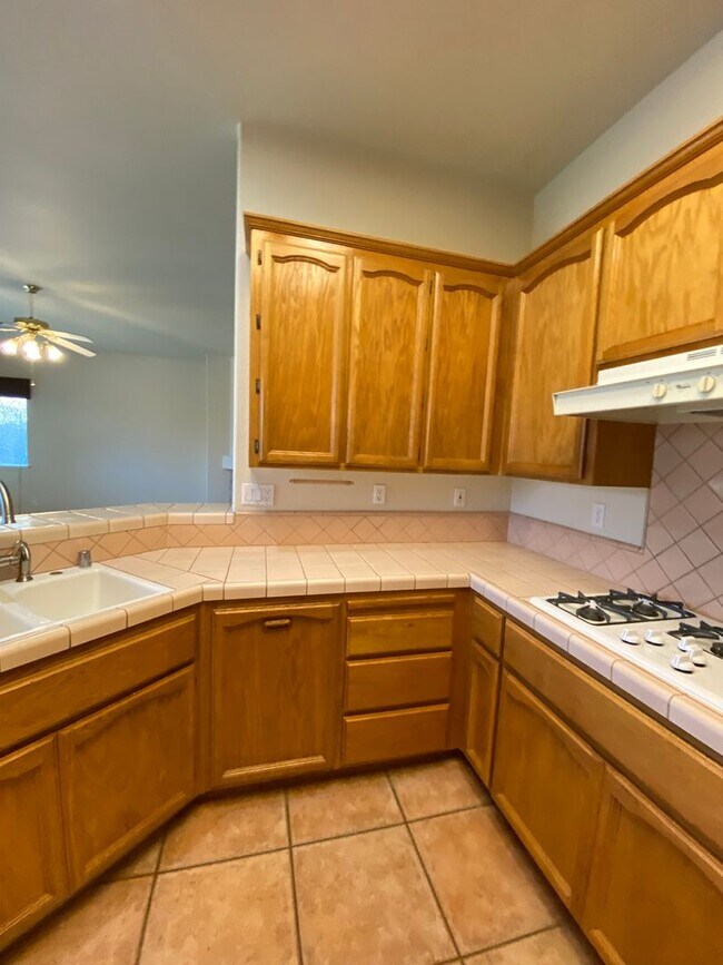 Building Photo - Broadstone 3 Bedroom + Office AND a 3 Car Garage Single Story with Low Maintenance Backyard