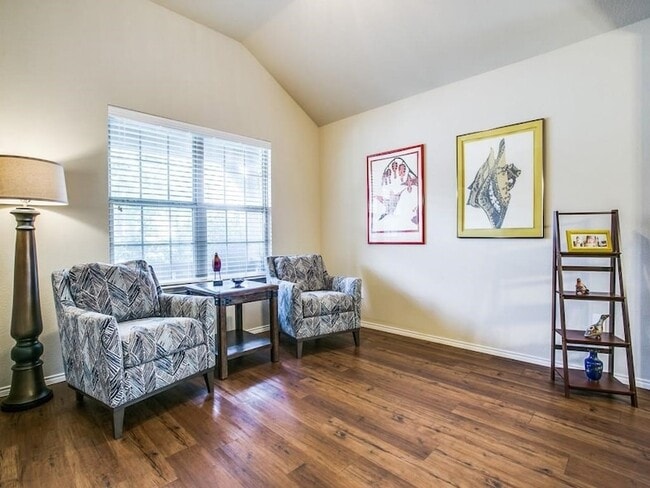 Building Photo - 10333 Bradshaw Dr