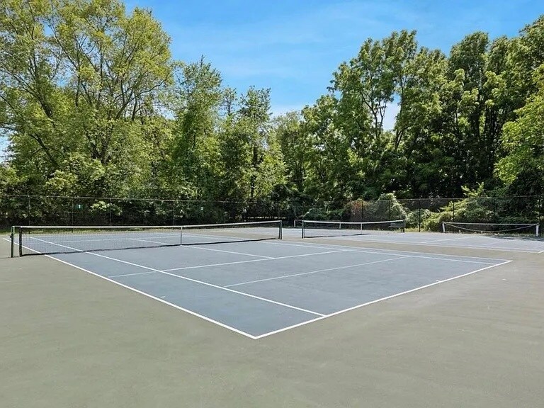 Building Photo - 429 Drummers Ln