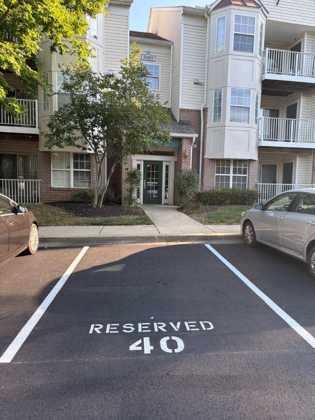 Building Photo - 8961 Town Center Cir