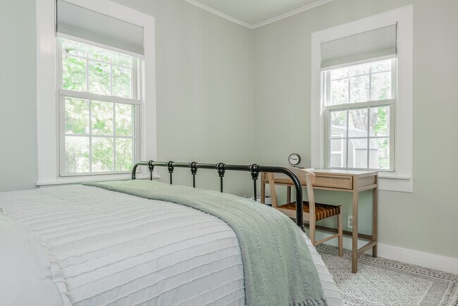 Building Photo - 21 Elsmere Rd