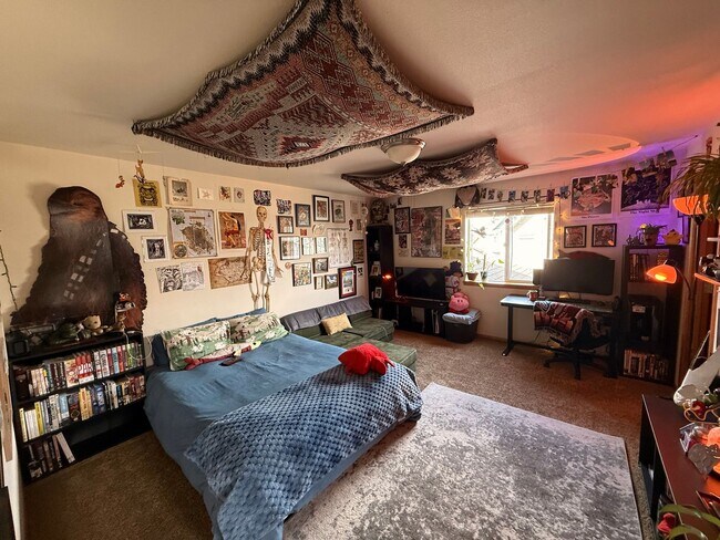 Building Photo - 4 bdrm/2.5 bath home in Barkley Area