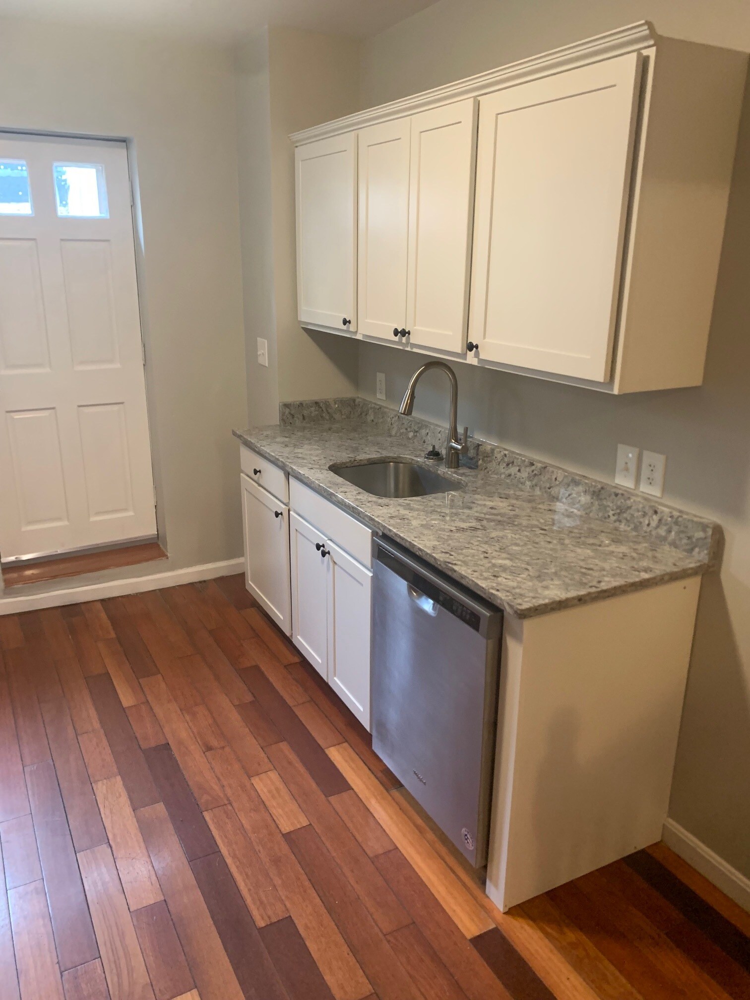 Building Photo - 117 S Wolfe St