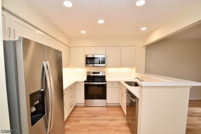 Building Photo - 15 Stonehouse Ct