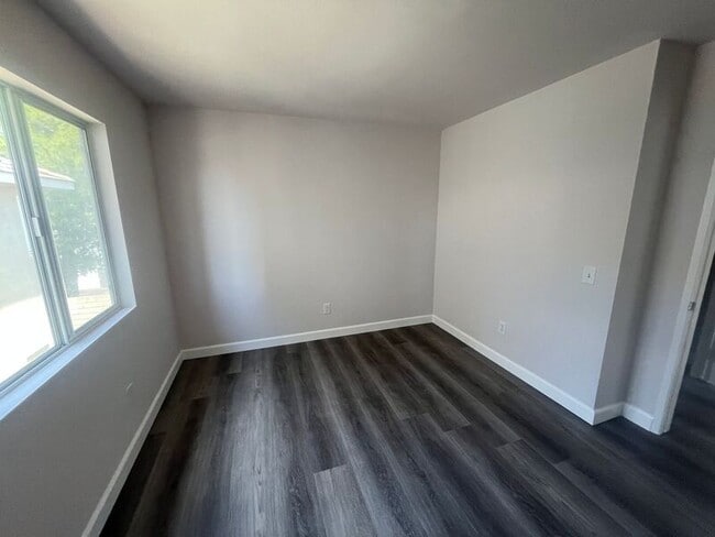 Building Photo - 39790 Monarch Dr