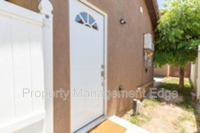 Building Photo - 40189 Julianne Dr