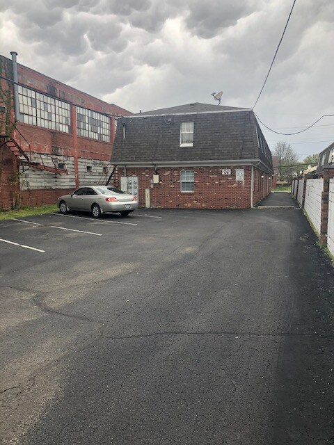 Building Photo - 2309 Adams Ave