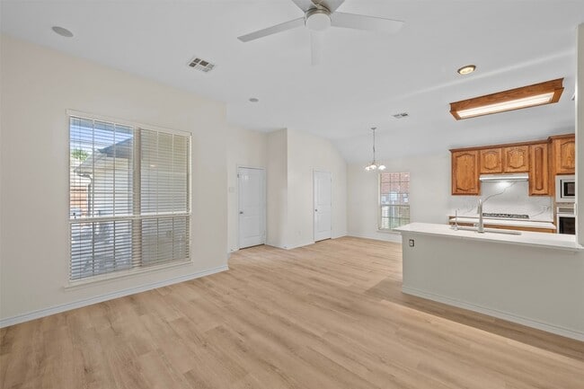 Building Photo - 3601 Carmel Mountain Dr