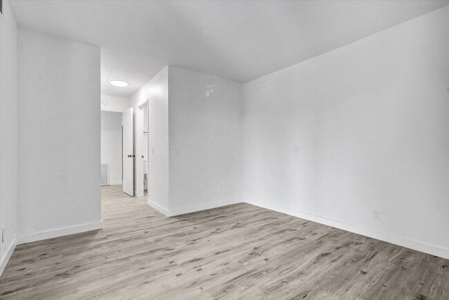 Building Photo - 898 S Lemon St