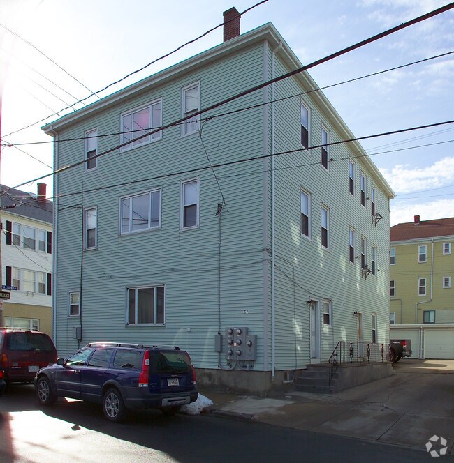 Primary Photo - 67 William St