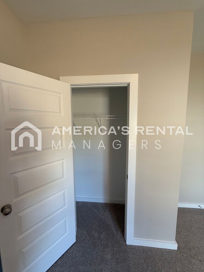 Building Photo - Home for rent in Riverside! Available to View Now!