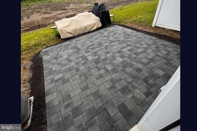 Building Photo - 33 Alexander Wy