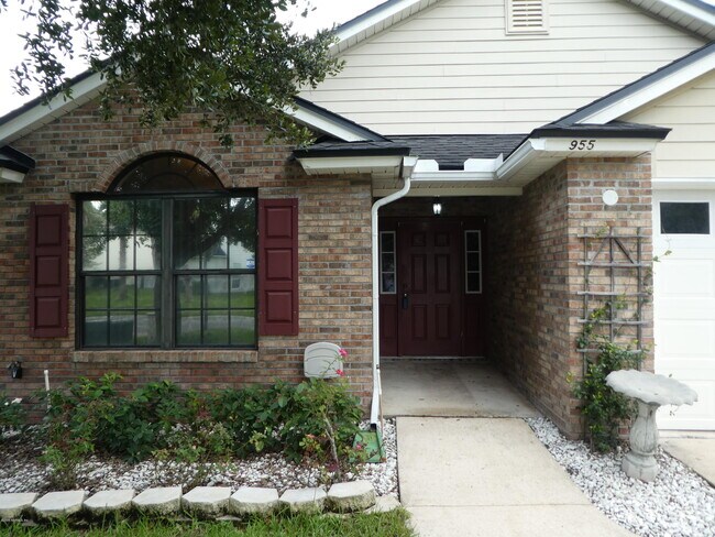 Primary Photo - 955 Otter Creek Dr