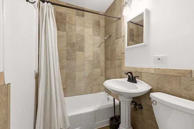 Building Photo - Cozy Studio in Charming Victorian Home in Baker District